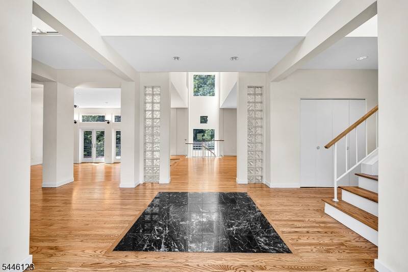30 Ellsworth Dr, Warren Twp., NJ 07059