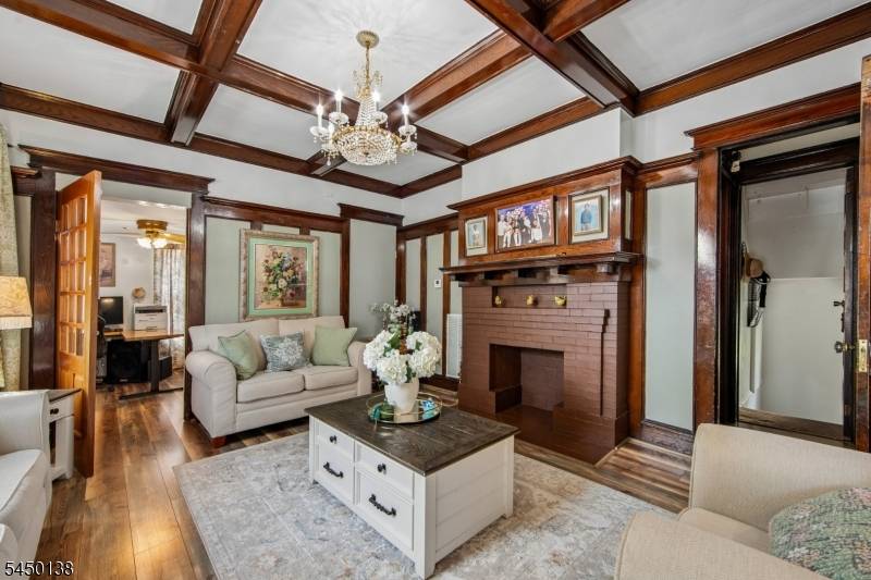 826 Degraw Ave, Newark City, NJ 07104