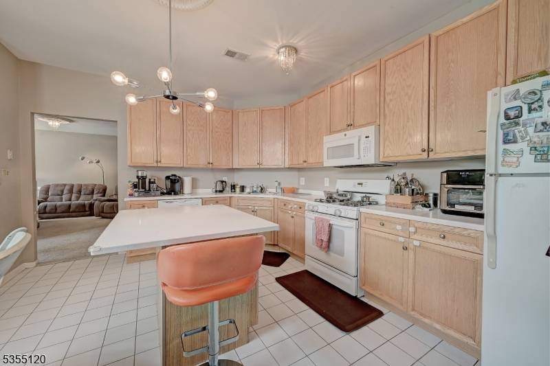 408 Kensington Ln, Livingston Twp., NJ 07039