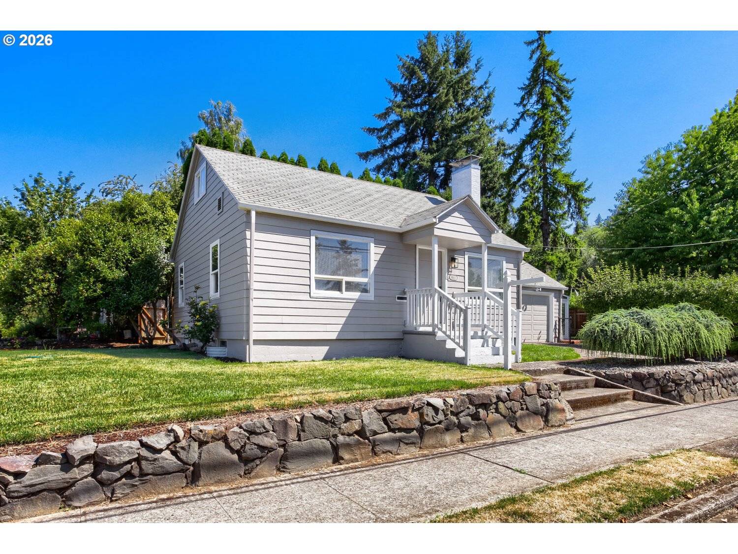 8807 NE SACRAMENTO ST, Portland, OR 97220