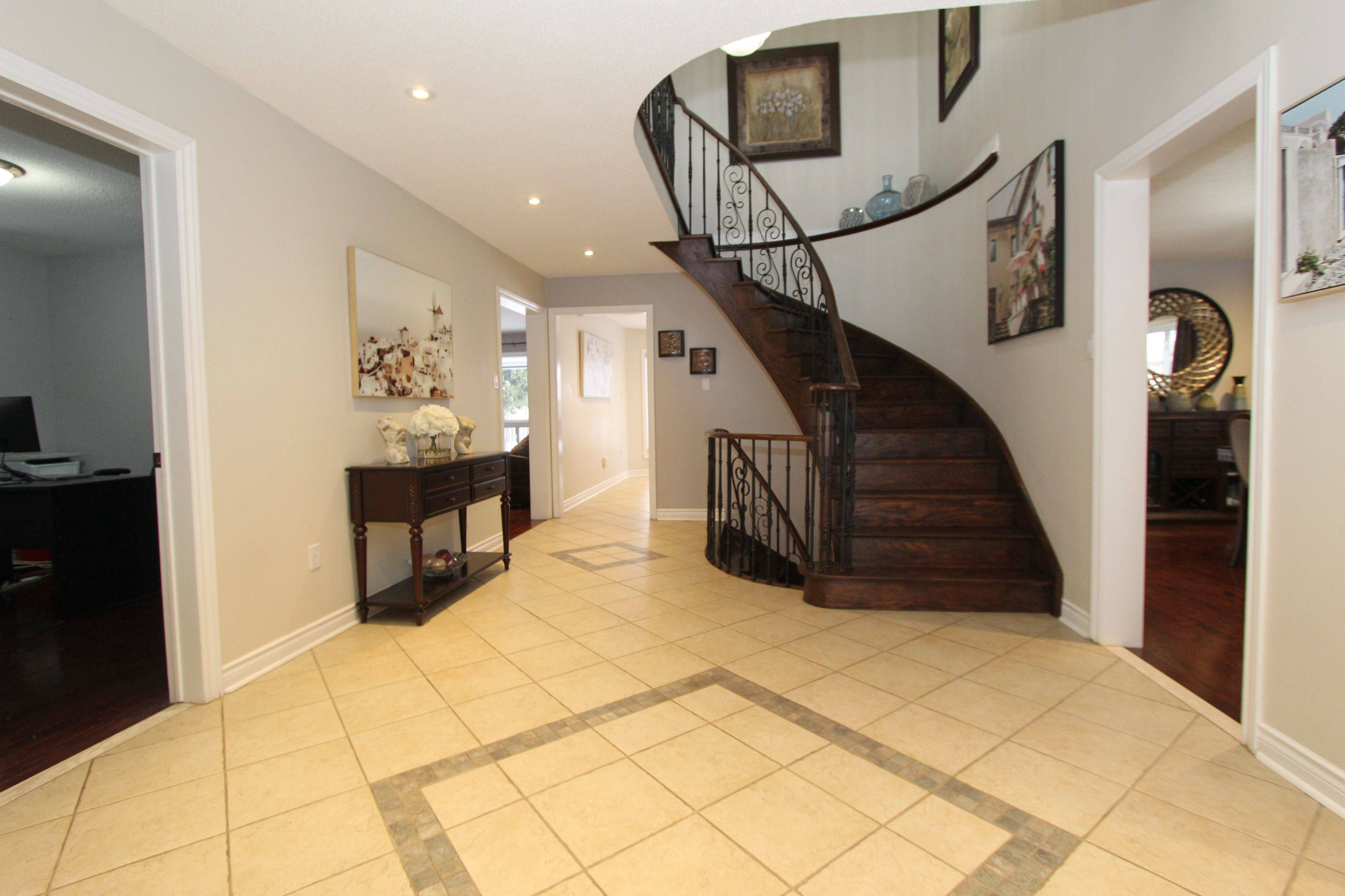 20 Saratoga RD, Markham, ON L3P 7J2