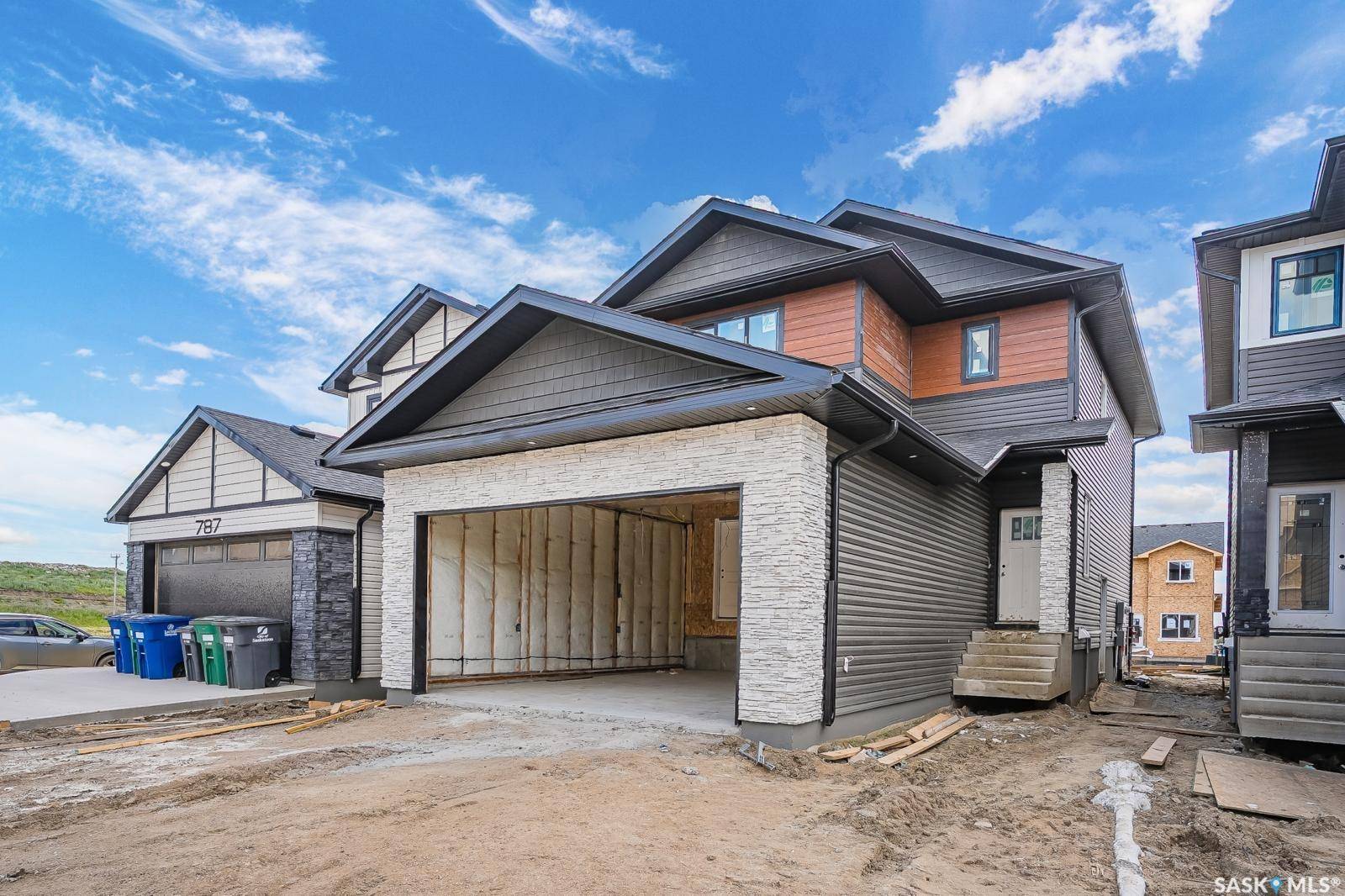 783 Nazarali UNION, Saskatoon, SK S7V 1X4