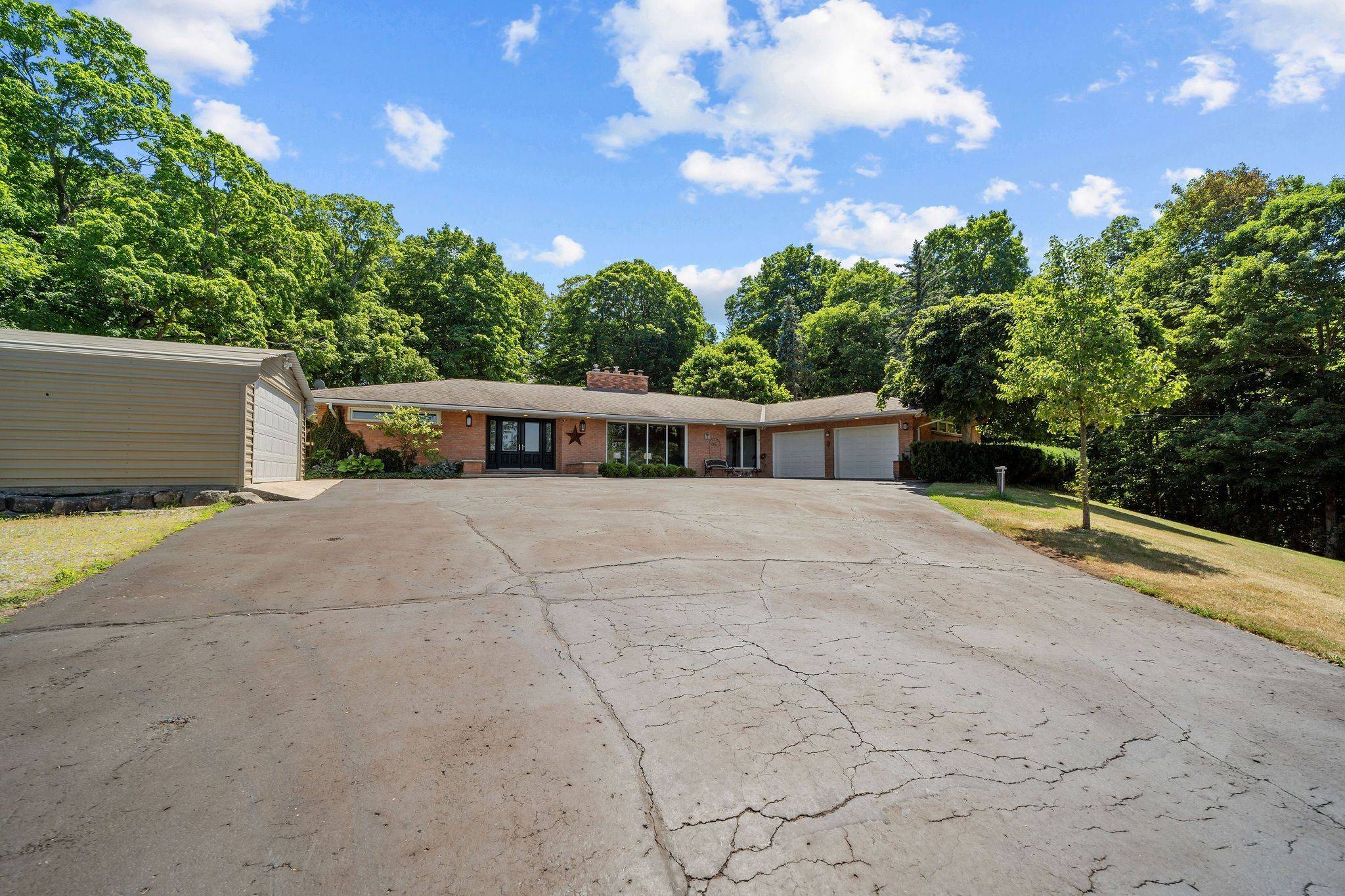 14519 Elginfield RD, Middlesex Centre, ON N0M 2J0