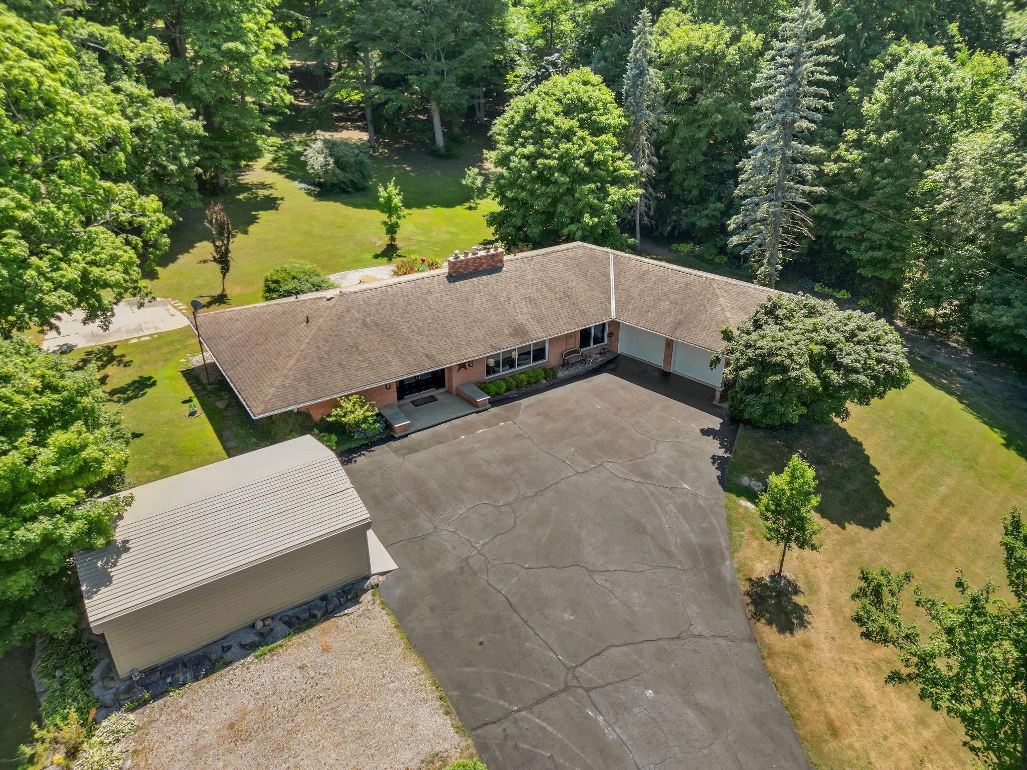 14519 Elginfield RD, Middlesex Centre, ON N0M 2J0