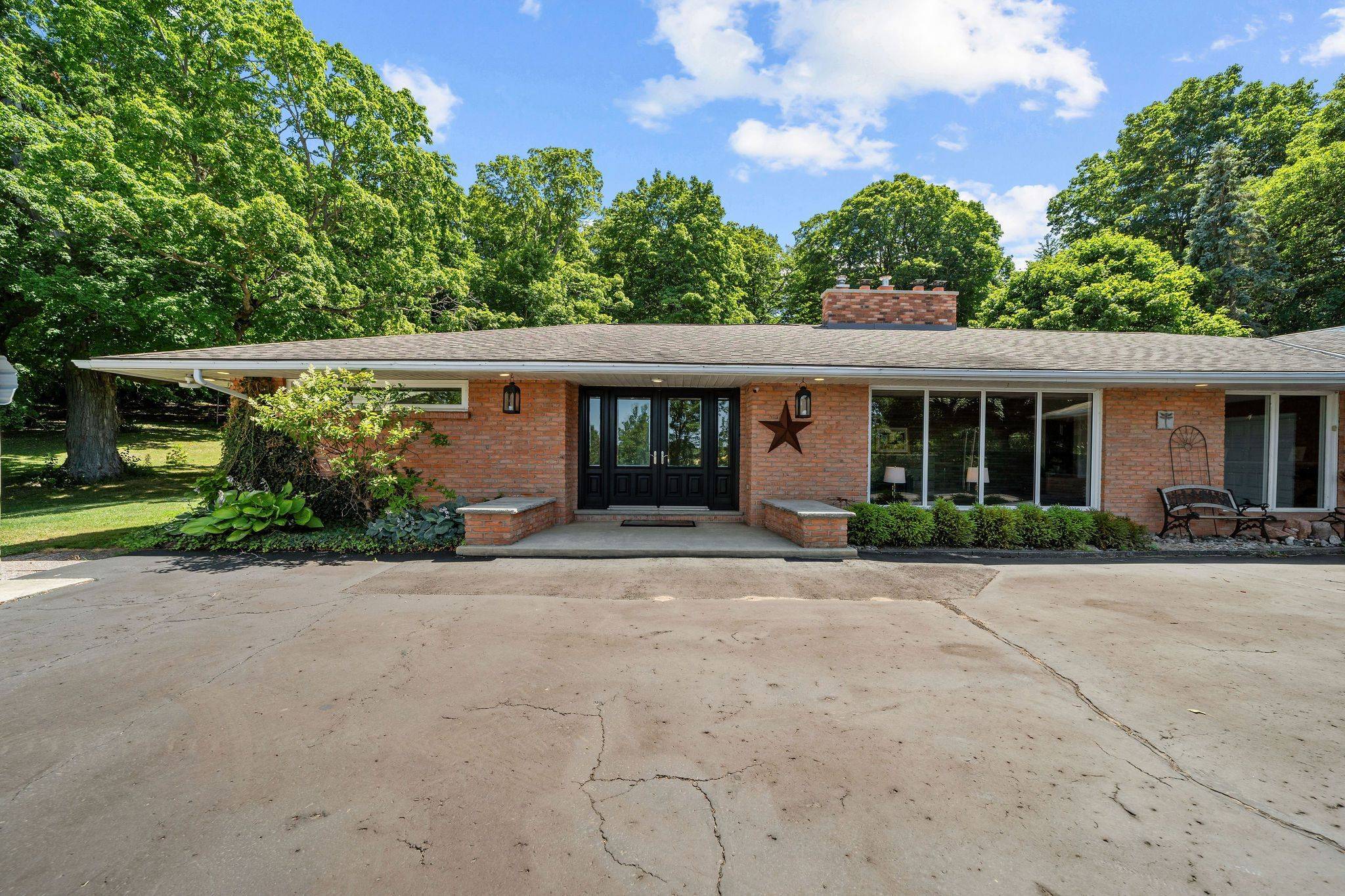 14519 Elginfield RD, Middlesex Centre, ON N0M 2J0