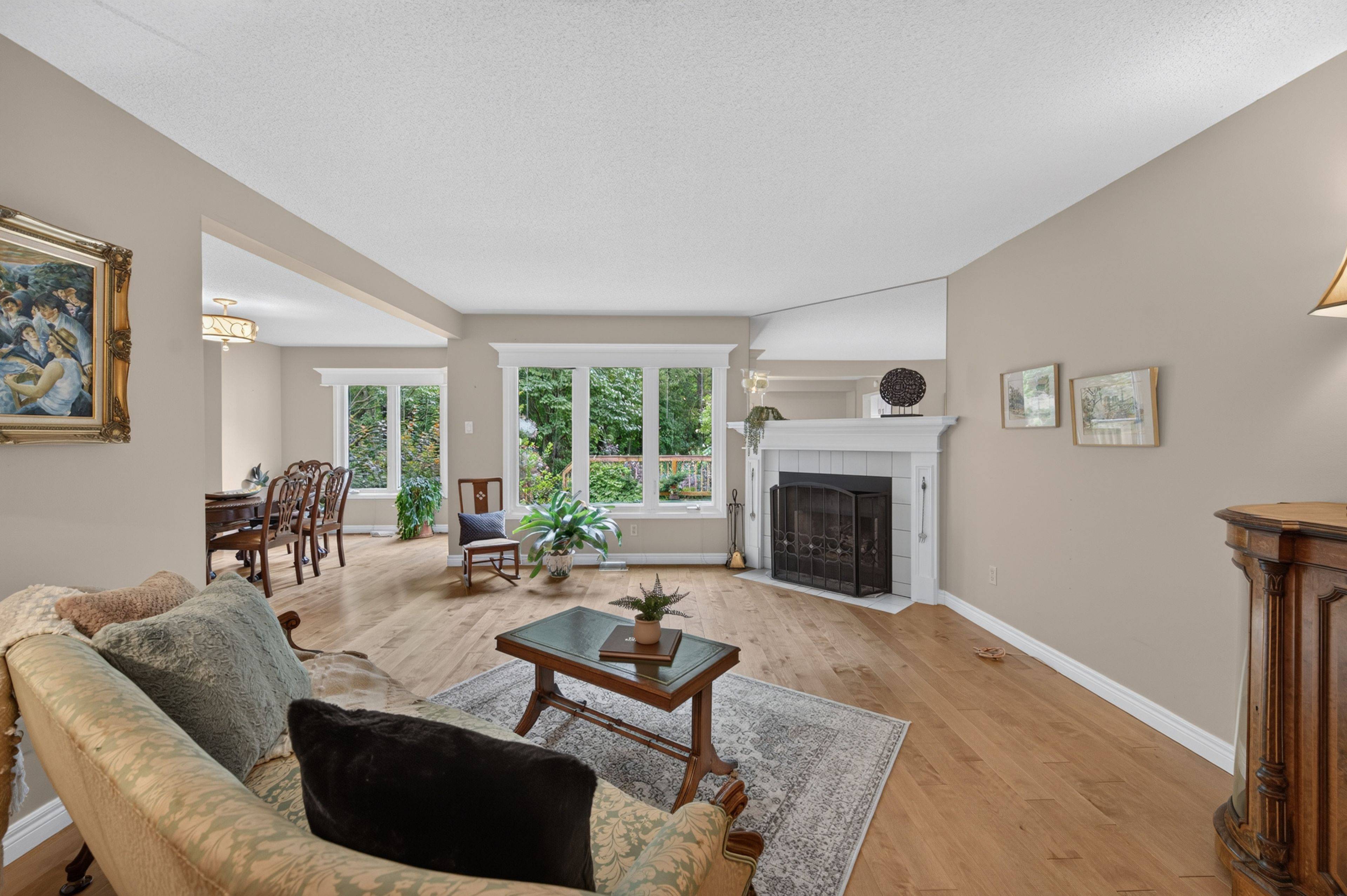 151 Mcniven RD #11, Hamilton, ON L9G 4S7