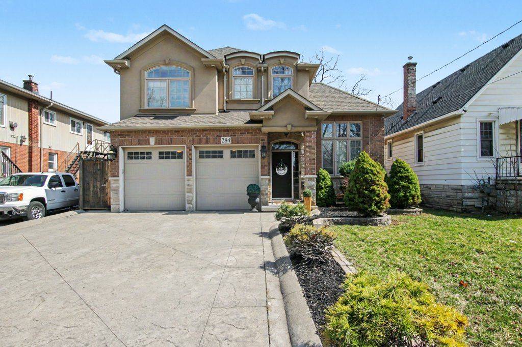 284 Normanhurst AVE, Hamilton, ON L8H 5N4