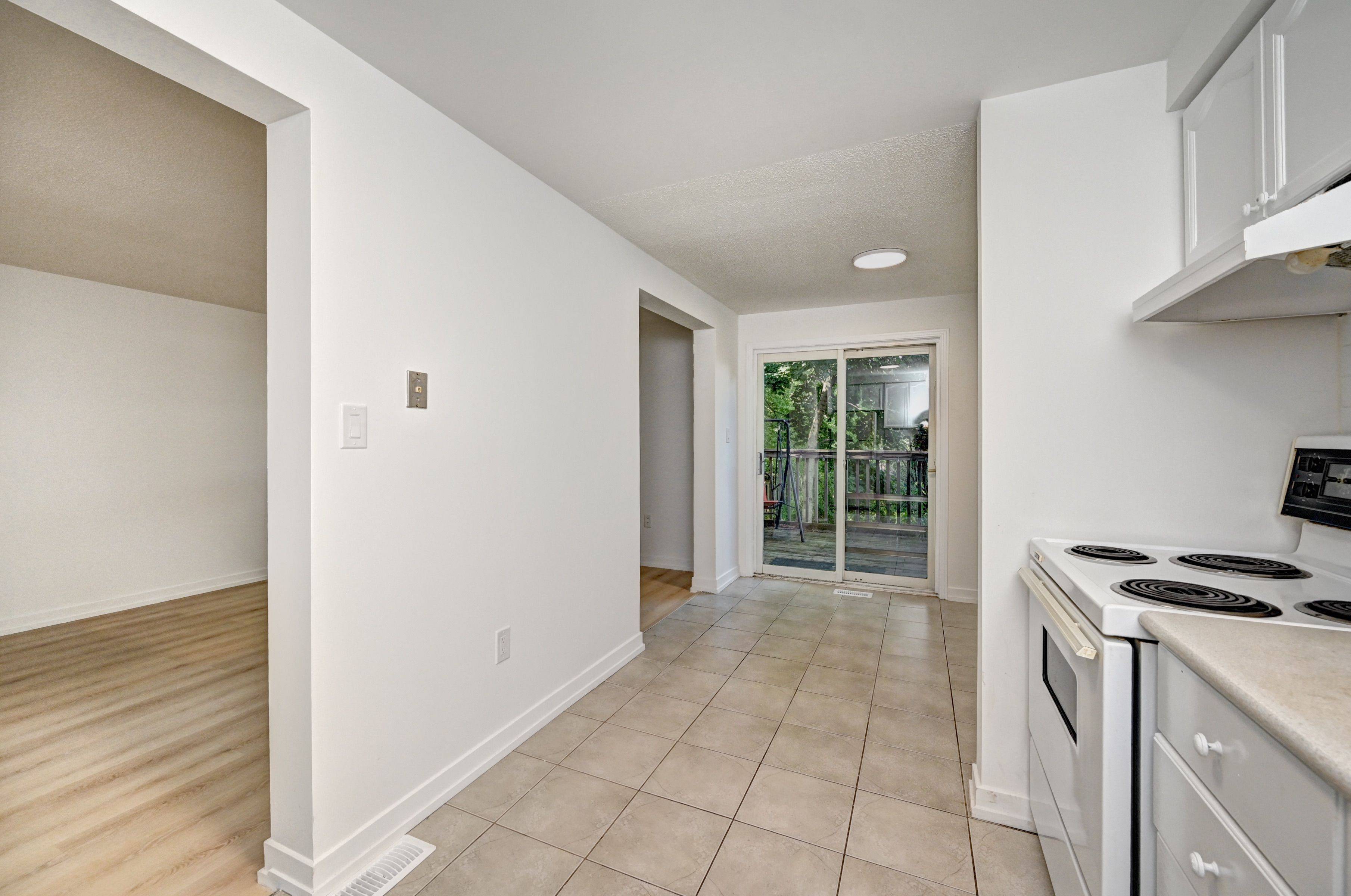 16 Hartley CT, Cambridge, ON N1R 8J4