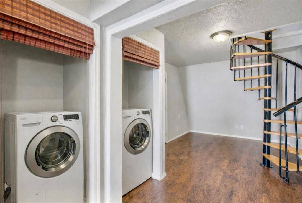 2707 Austin Drive, Granbury, TX 76048