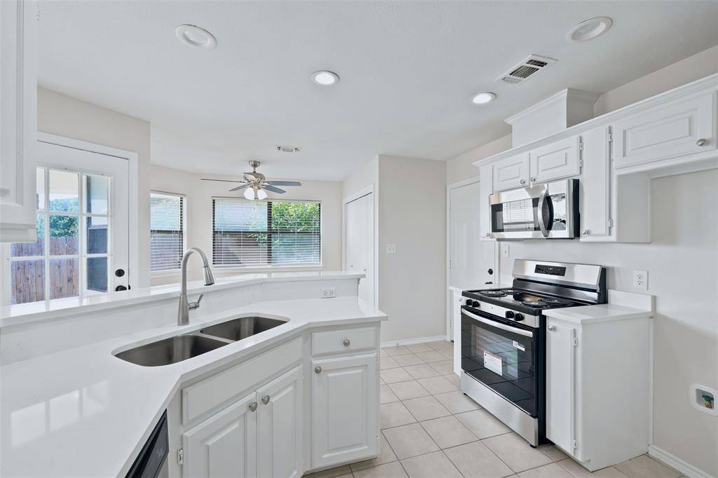 1401 Spanish Oak Drive, Granbury, TX 76048