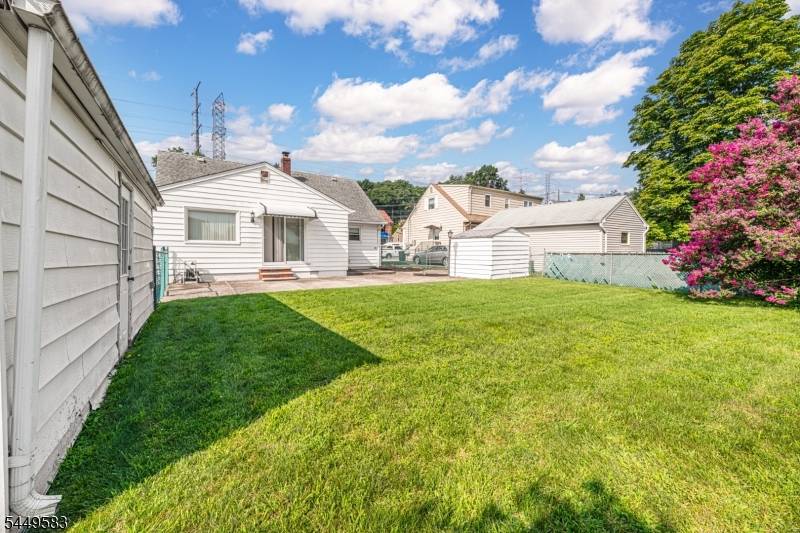 61 Doherty Dr, Clifton City, NJ 07013