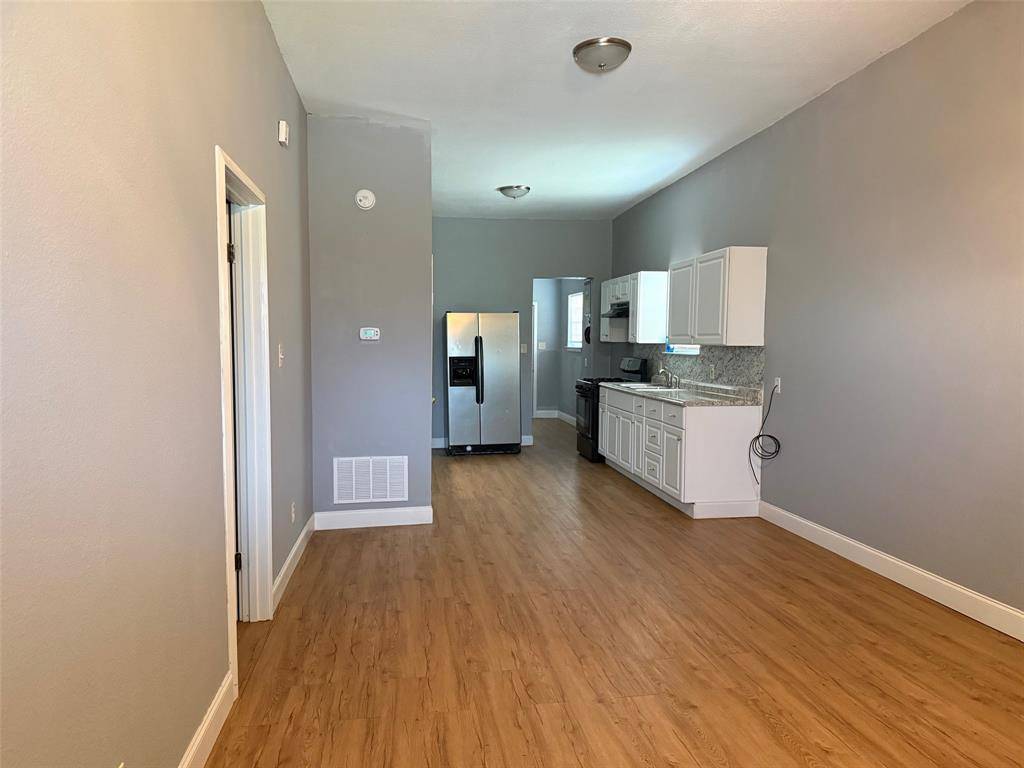 602 W Walcott Avenue, Comanche, TX 76442