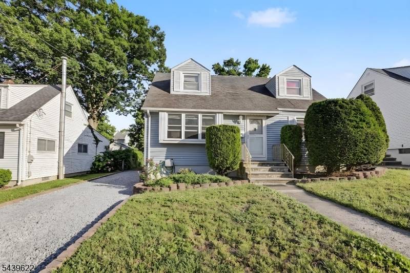 68 16Th Ave, Elmwood Park Boro, NJ 07407