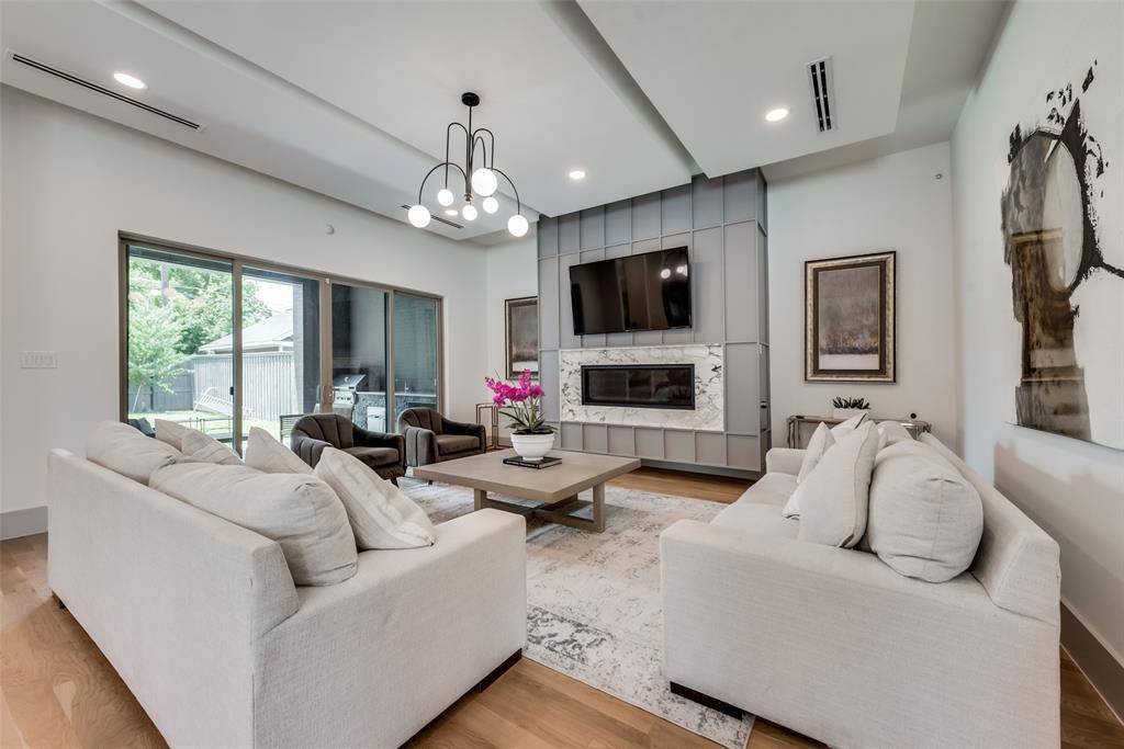 4528 W Amherst Avenue, Dallas, TX 75209