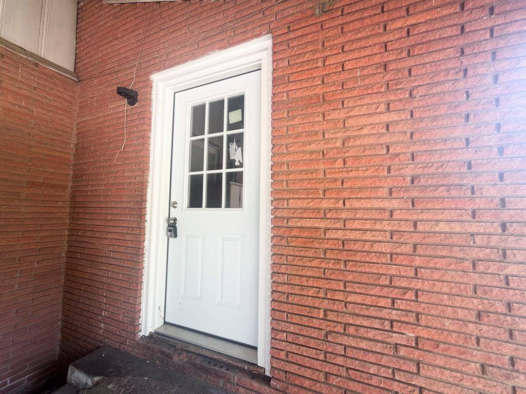 900 E 6th Avenue #2, Corsicana, TX 75110