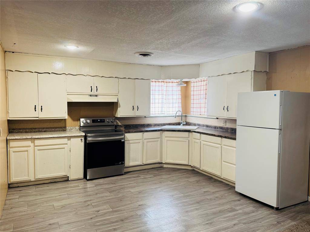 306 N D Avenue, Haskell, TX 79521
