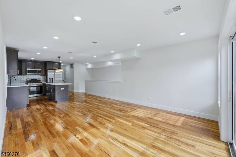 749 S 11Th St, Newark City, NJ 07103