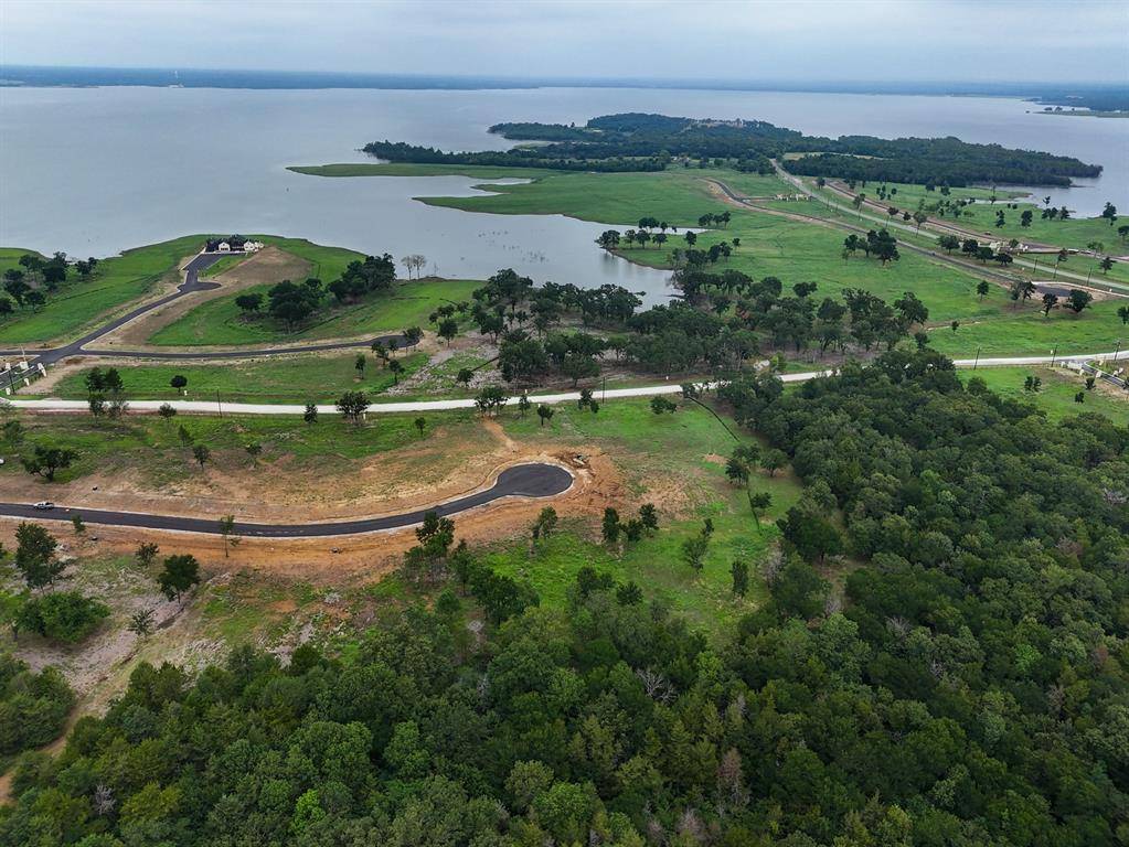 371 Woodland Trail, Windom, TX 75492