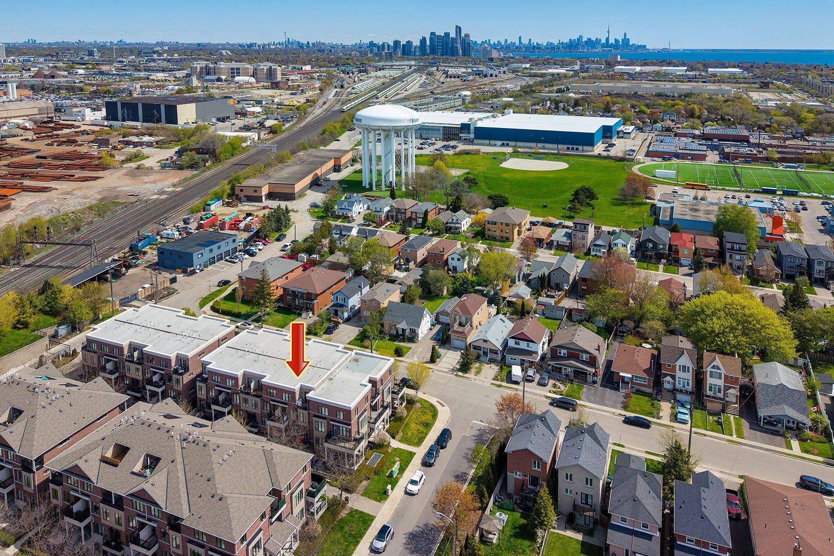 10 Carnation AVE #19, Toronto W06, ON M8V 0B8