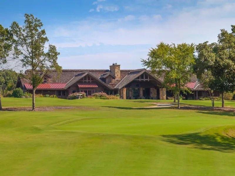 225 Whispering Pine Drive, Gordonville, TX 76245
