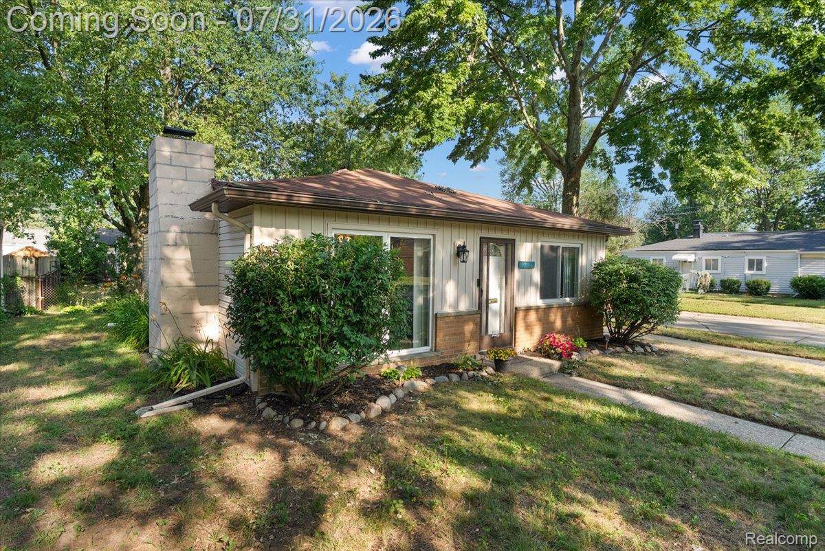 27741 Barrington ST, Madison Heights, MI 48071
