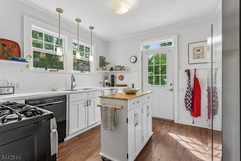 11 Brookwood Dr, Maplewood Twp., NJ 07040