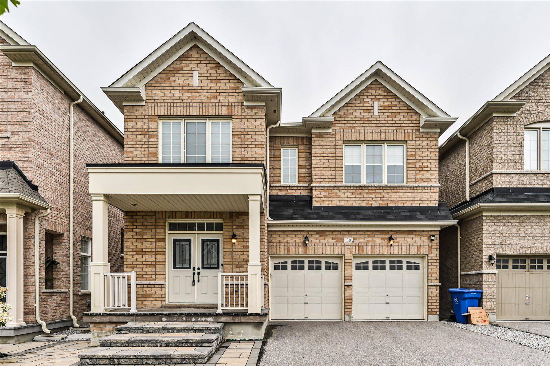 38 Russell Parker CRES, Aurora, ON L4G 0V5