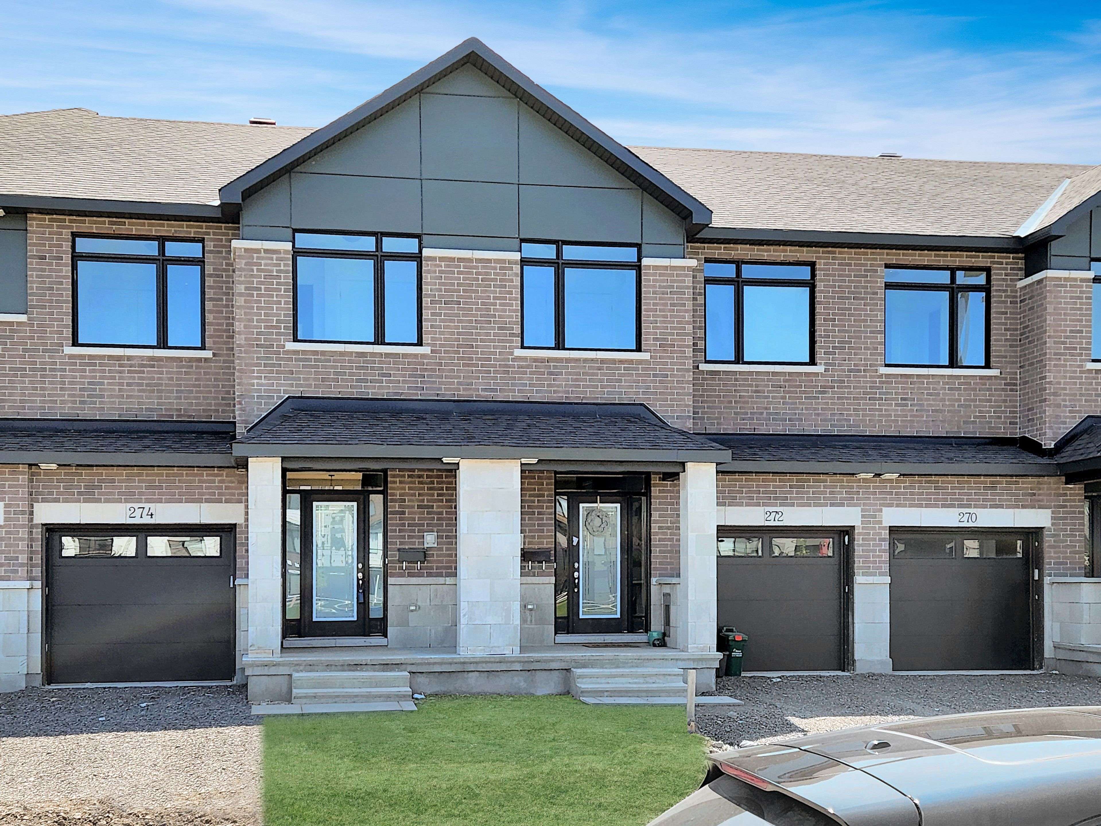 274 Darjeeling AVE, Barrhaven, ON K2J 6Z1