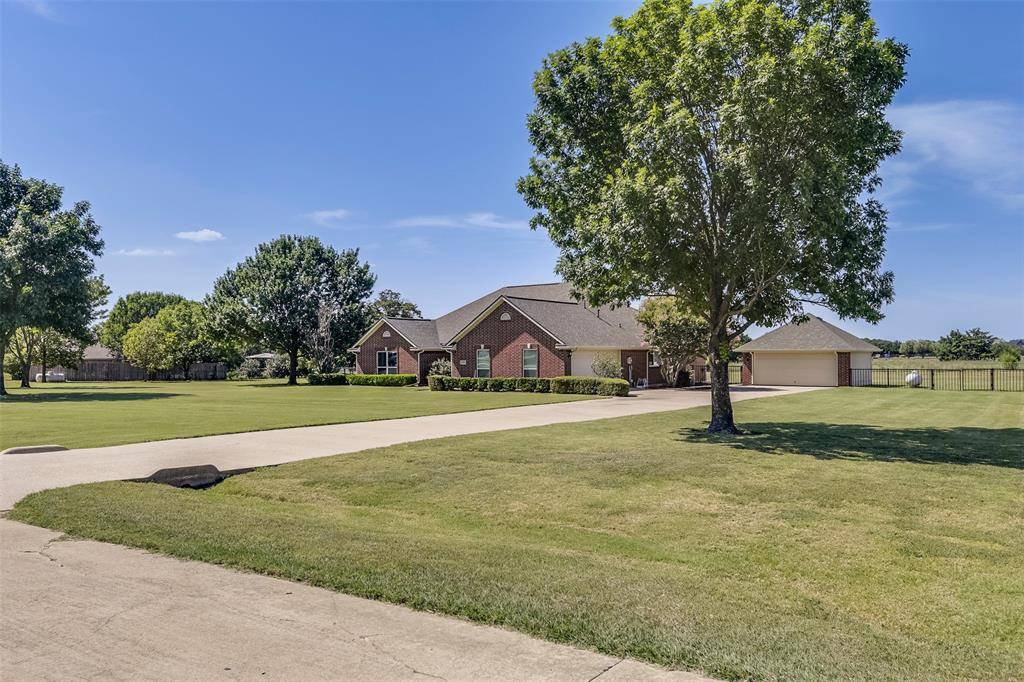 8051 Mavis Avenue, Waxahachie, TX 75167