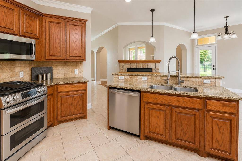 2118 Portwood Way, Fort Worth, TX 76179