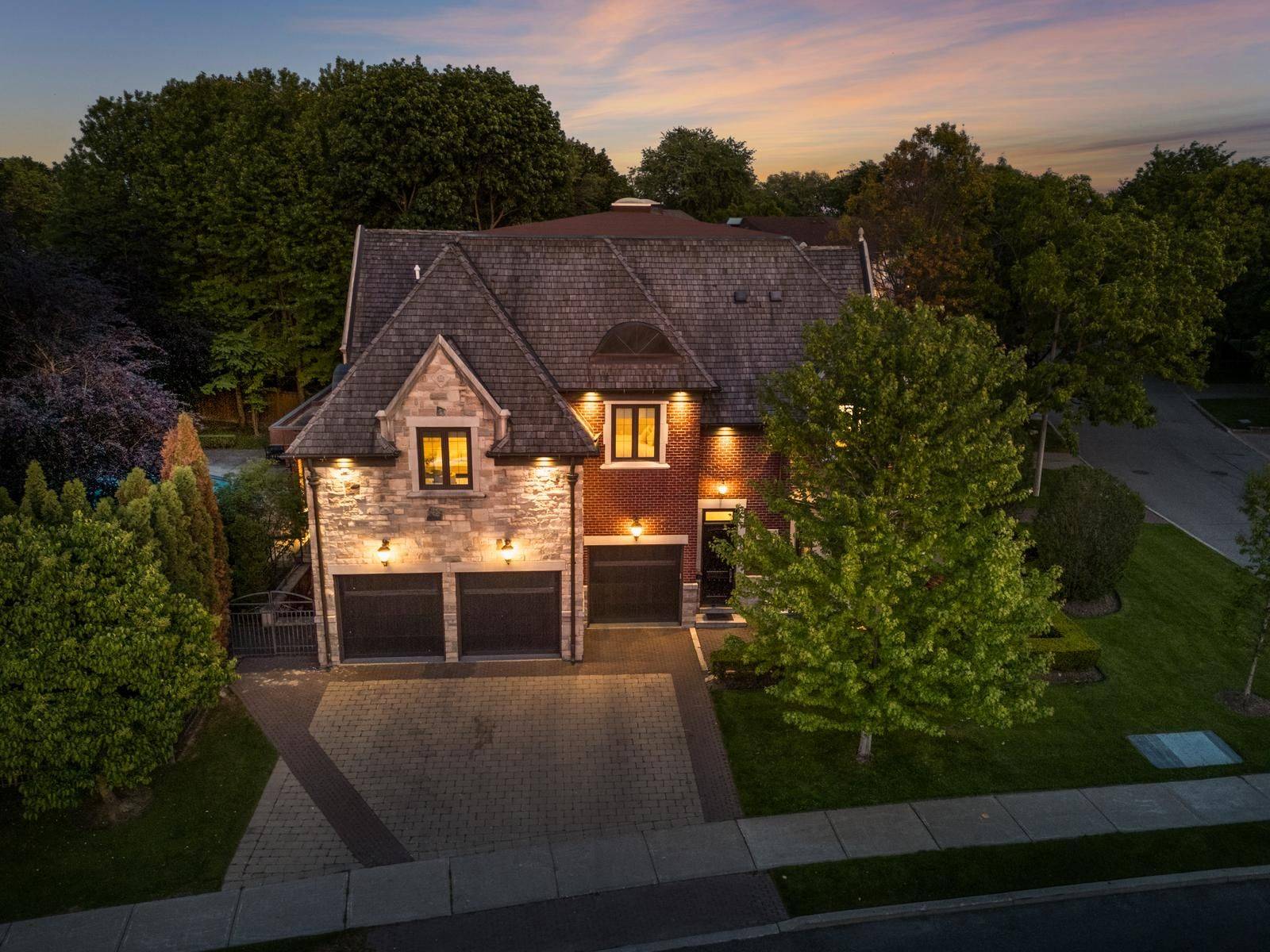 35 Normandale CRES, Toronto C12, ON M2P 1M7