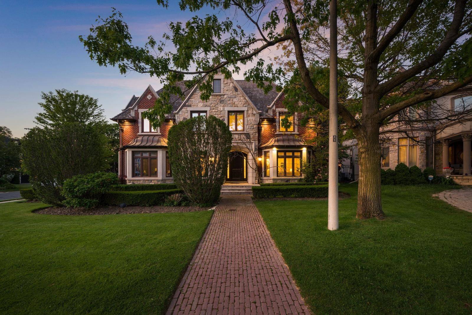 35 Normandale CRES, Toronto C12, ON M2P 1M7