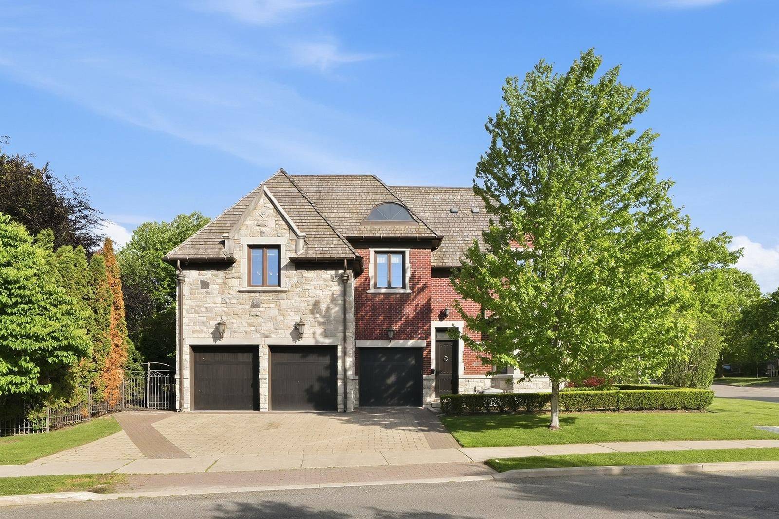 35 Normandale CRES, Toronto C12, ON M2P 1M7