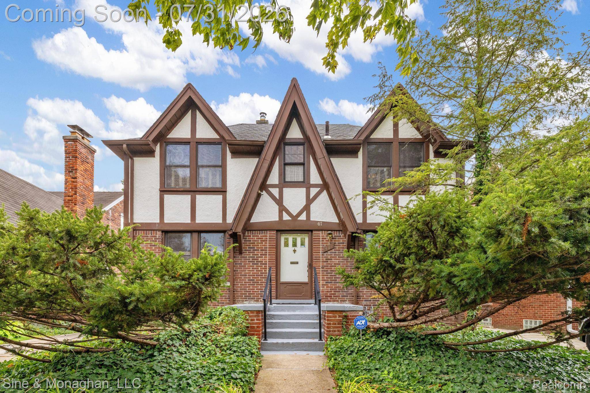 417 CLOVERLY RD, Grosse Pointe Farms, MI 48236