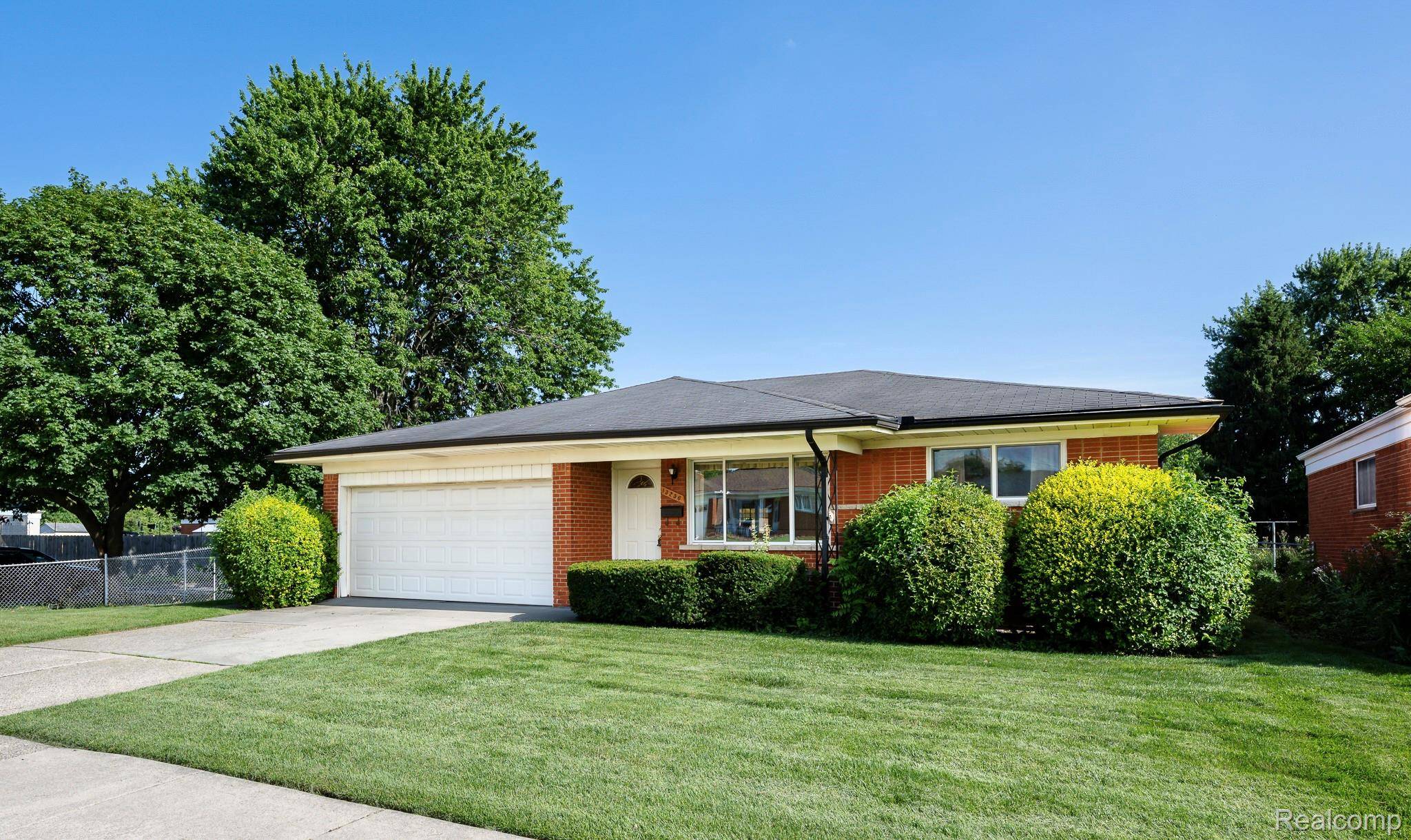 13256 Rosselo AVE, Warren, MI 48088