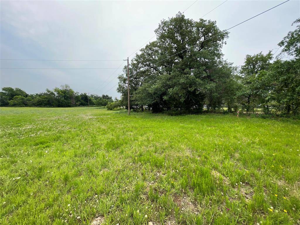 979 East Barry Street, Reno, TX 76020