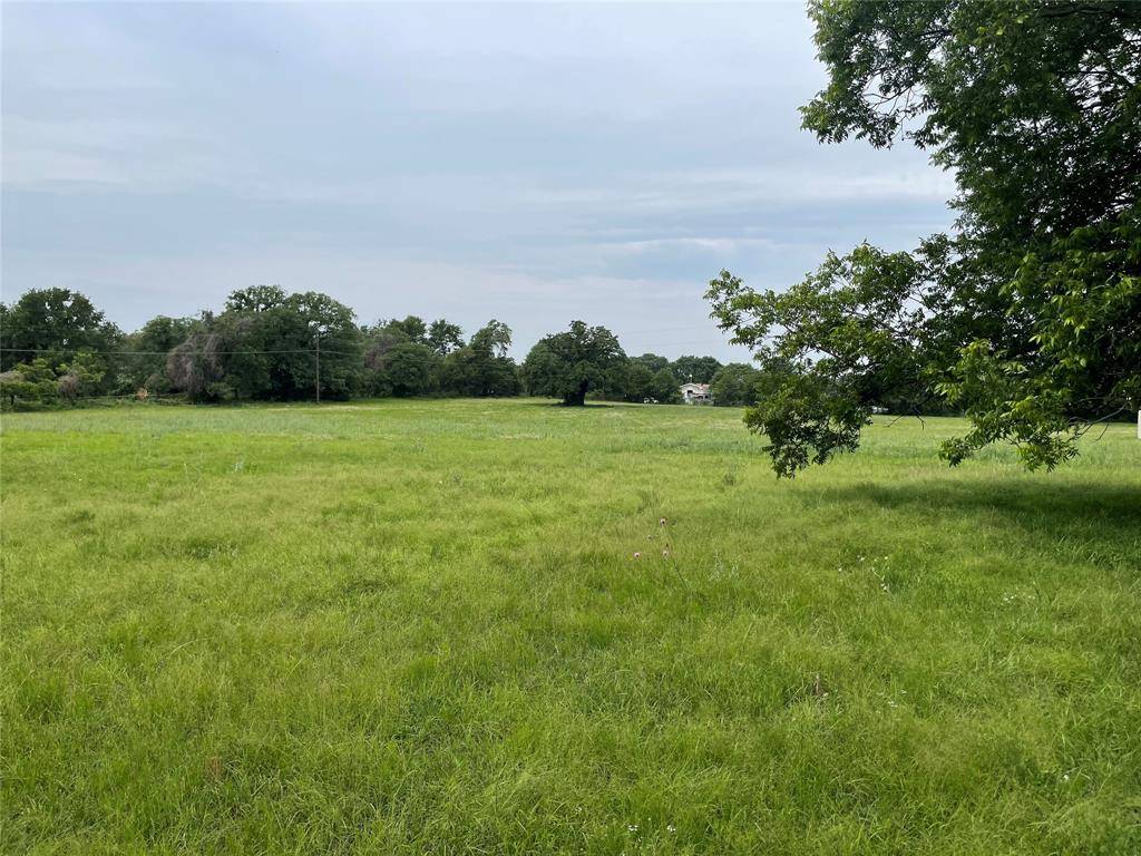 979 East Barry Street, Reno, TX 76020