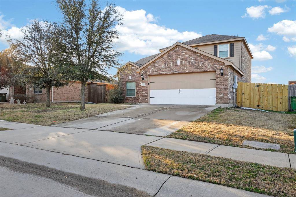 136 Eider Drive, Sanger, TX 76266