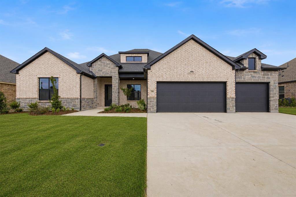 709 Allison Drive, Van Alstyne, TX 75495