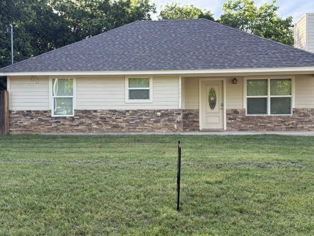 1004 Sanders Street, Bowie, TX 76230