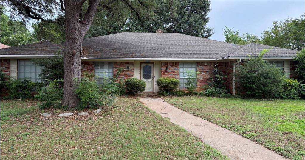 1804 Kingsborough Drive, Arlington, TX 76015