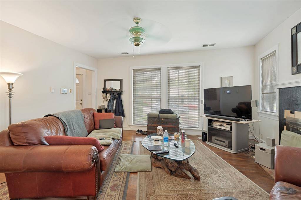 2741 Catherine Street, Dallas, TX 75211