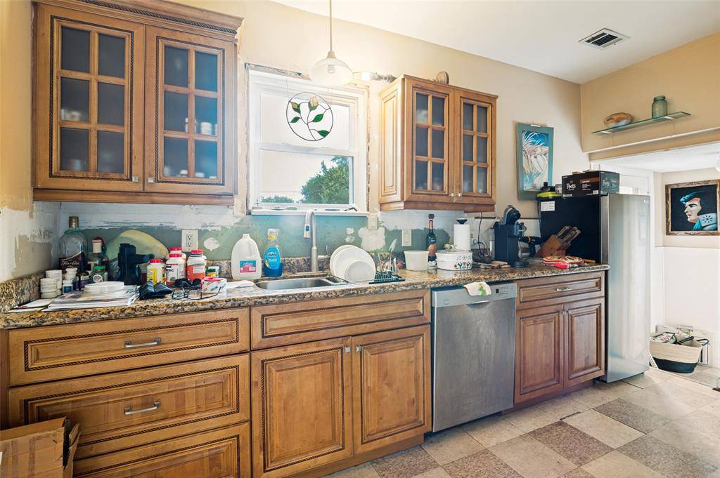 2741 Catherine Street, Dallas, TX 75211
