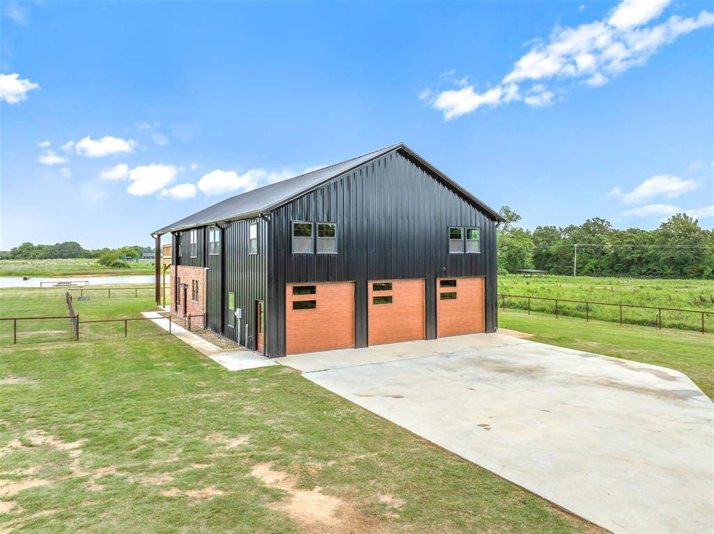 412 Vz County Road 1413, Van, TX 75790