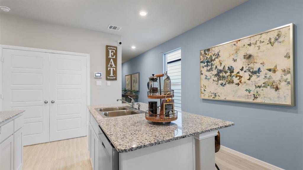 3036 MAPLE ORCHARD Lane, Fort Worth, TX 76140
