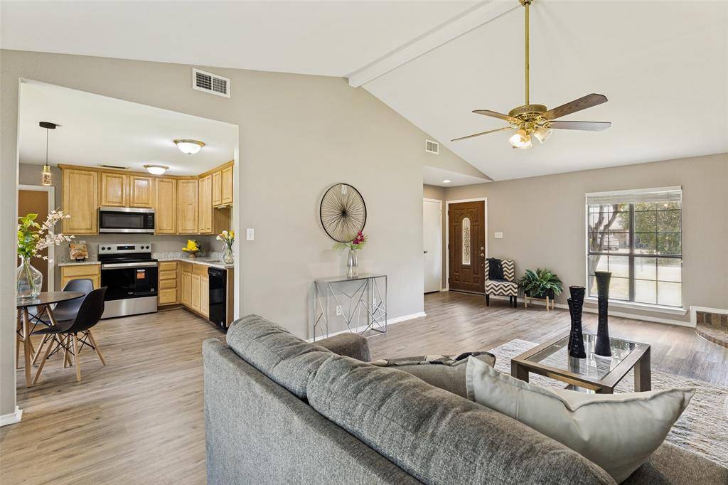 3206 Wintersmith Drive, Arlington, TX 76014