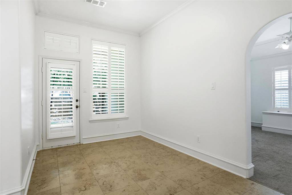 2705 Cliffwood Drive, Grapevine, TX 76051