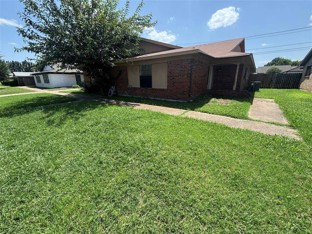 1008 Poplar Street #1008, Benbrook, TX 76126