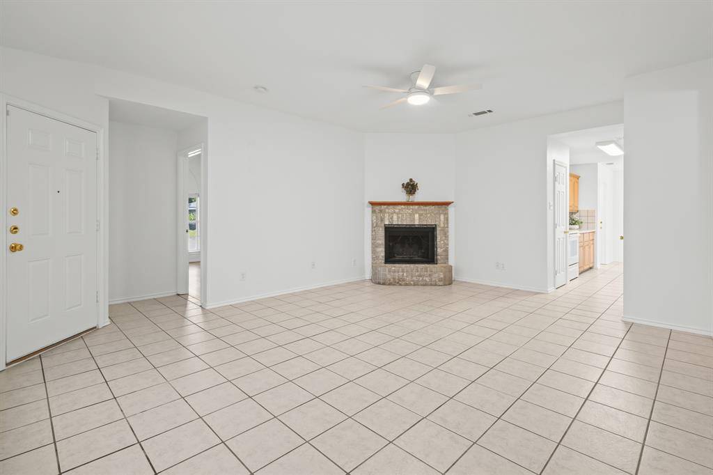 1011 Waterview Drive, Little Elm, TX 75068