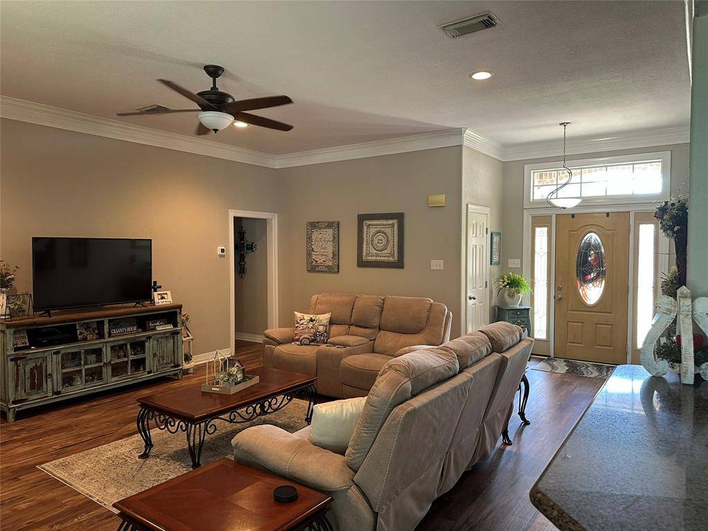 394 Sunland Park, Robinson, TX 76706